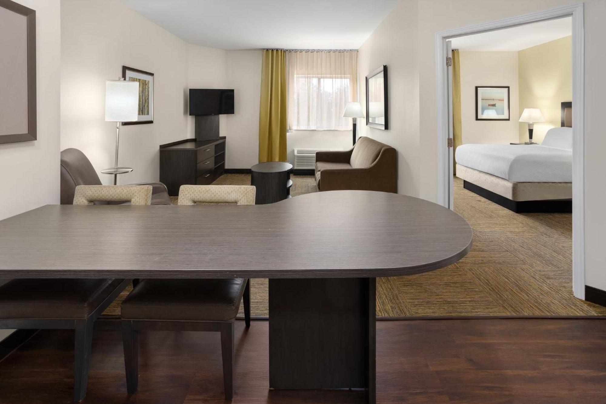 Candlewood Suites Philadelphia - Airport Area By Ihg Chester Exterior foto